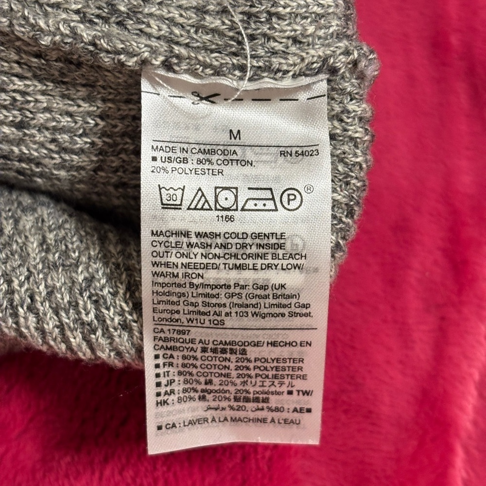 GAP sweater - Picture 3 of 5